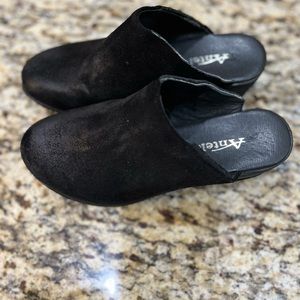 Antelope Black Suede mule Wedges Size 37 US size 6.5